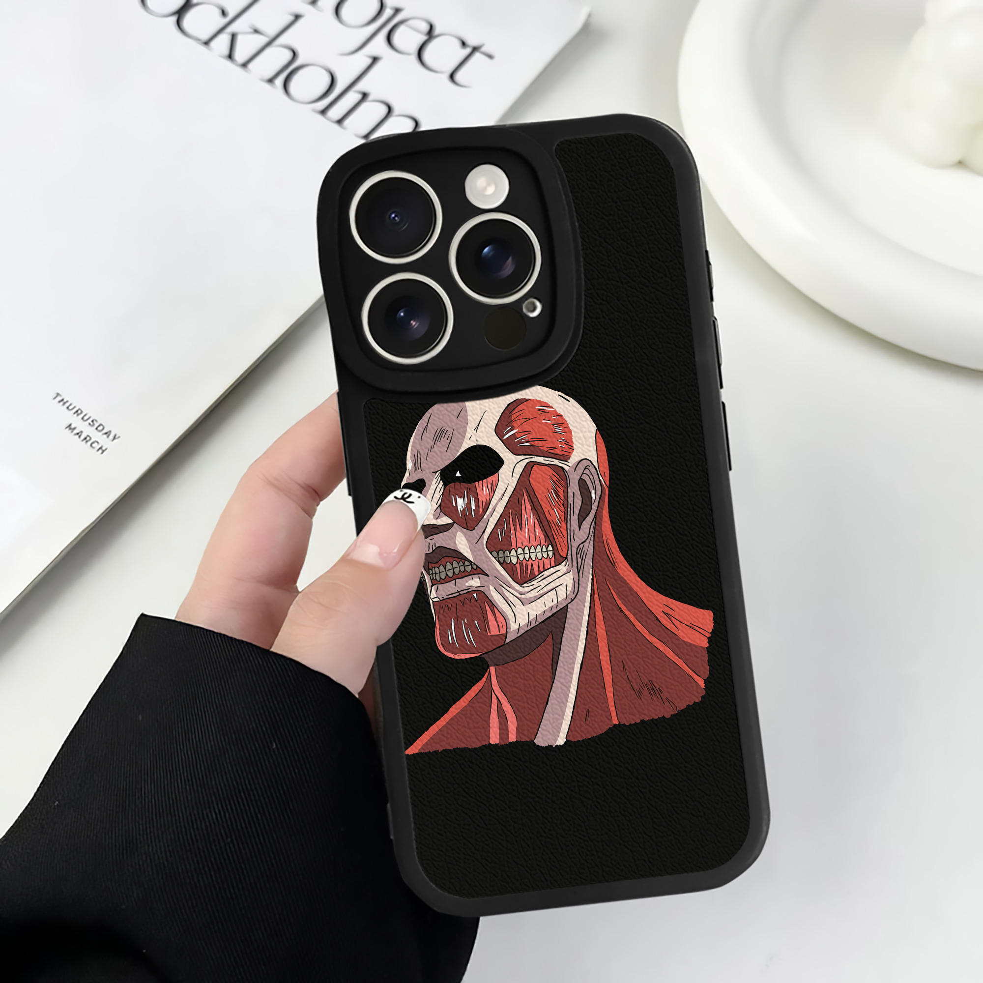 （画像用） 進撃の巨人 Attack on Titan 【iPhone 16シリーズ対応】シリコンスマホケース（レザー調） 材質：シリコン